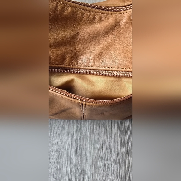 Giani Bernini Light Brown Tan Genuine Leather Hobo Shoulder Bag Minimalist Chic - Picture 7 of 14